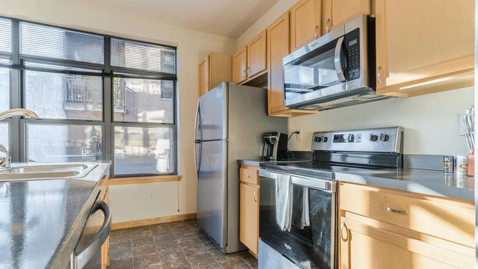 Landing - Modern Apartment with Amazing Amenities (ID7898X83) Apartment in Milwaukee