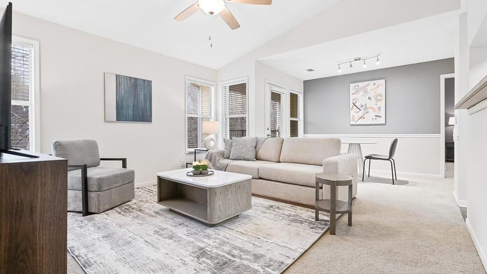 Landing - Modern Apartment with Amazing Amenities (ID8245X00) Apartment in Winston-Salem