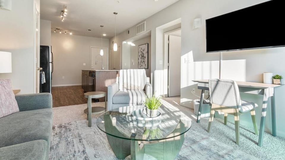Landing - Modern Apartment with Amazing Amenities (ID7779X23) Apartment in Austin