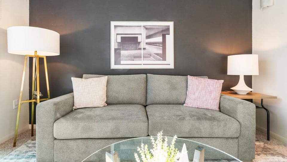 Landing - Modern Apartment with Amazing Amenities (ID7779X23) Apartment in Austin