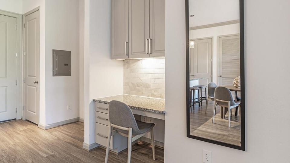 Landing - Modern Apartment with Amazing Amenities (ID8307X00) Apartment in Richardson