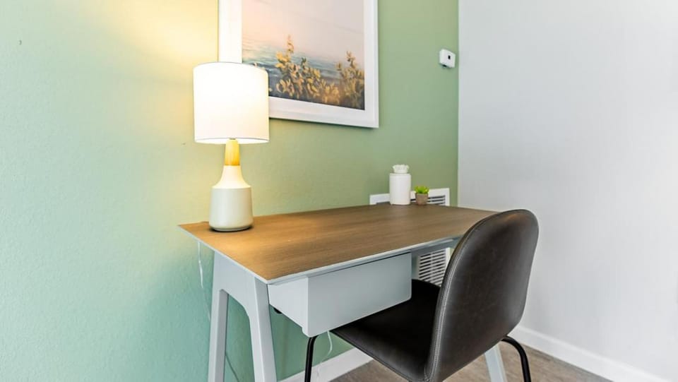 Landing - Modern Apartment with Amazing Amenities (ID7366X64) Apartment in Fort Myers