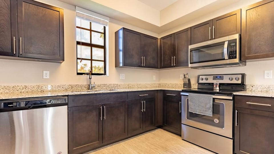 Landing - Modern Apartment with Amazing Amenities (ID7366X64) Apartment in Fort Myers