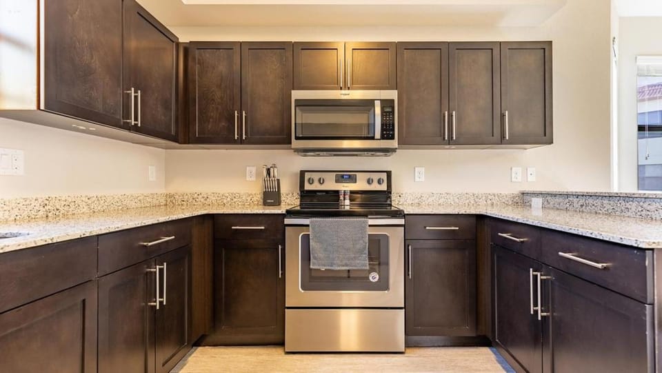 Landing - Modern Apartment with Amazing Amenities (ID7366X64) Apartment in Fort Myers