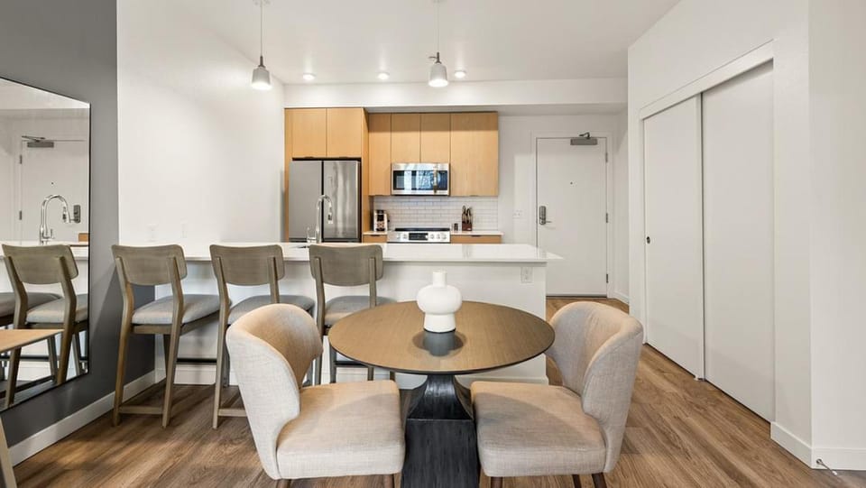 Landing - Modern Apartment with Amazing Amenities (ID8544X37) Apartment in Sellwood - Moreland