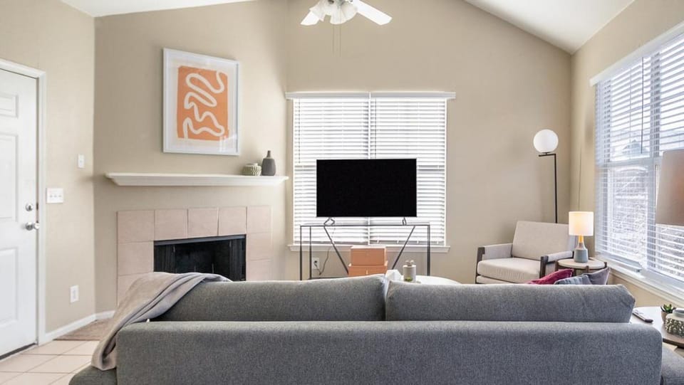 Landing - Modern Apartment with Amazing Amenities (ID8246X10) Apartment in Tulsa