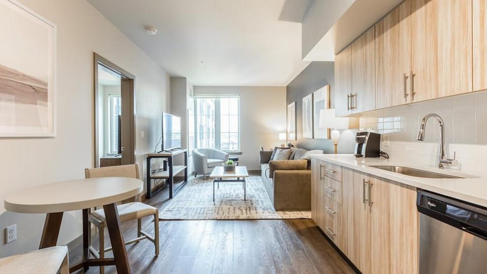 Landing - Modern Apartment with Amazing Amenities (ID7054X49) Apartment in Pearl District