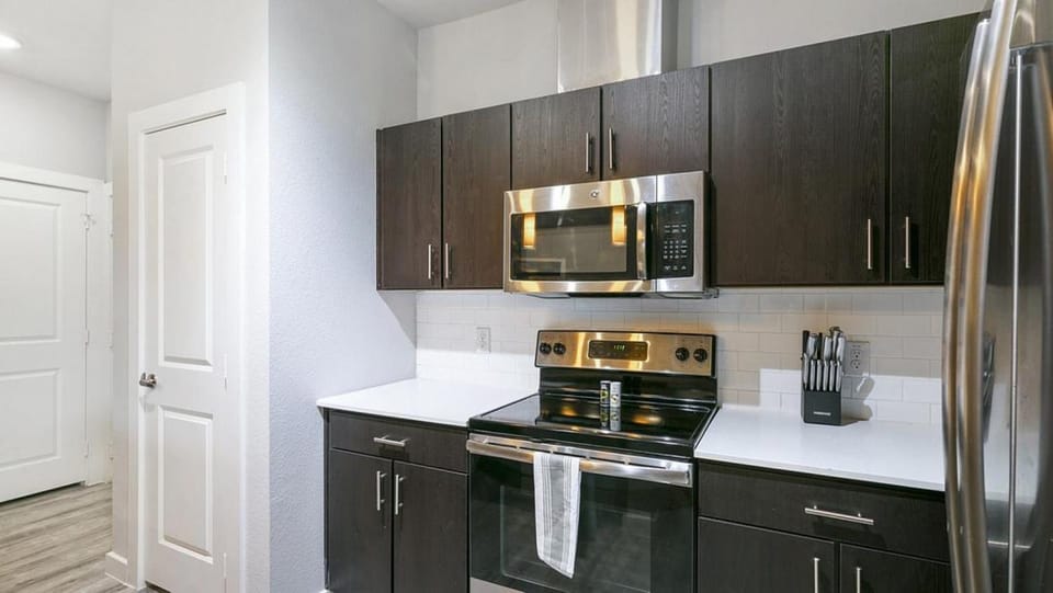 Landing - Modern Apartment with Amazing Amenities (ID3561X40) Apartment in Austin