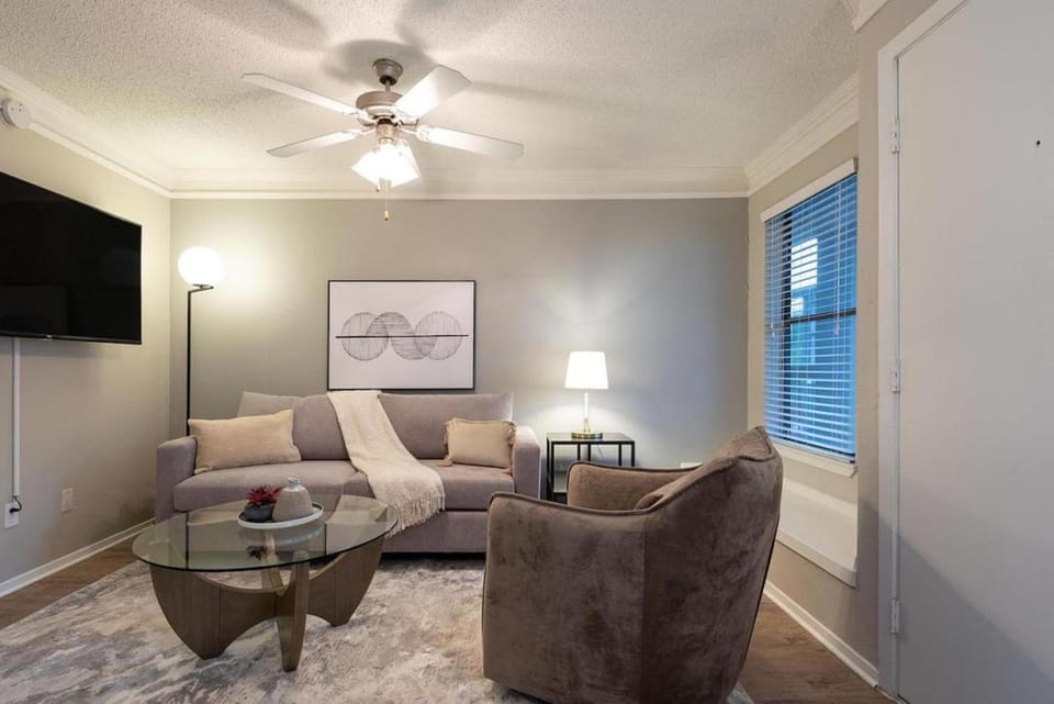 Landing Modern Apartment with Amazing Amenities (ID3620X90) Apartment in Austin