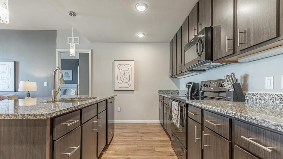 Landing Modern Apartment with Amazing Amenities (ID7670X47) Apartment in Cape Coral
