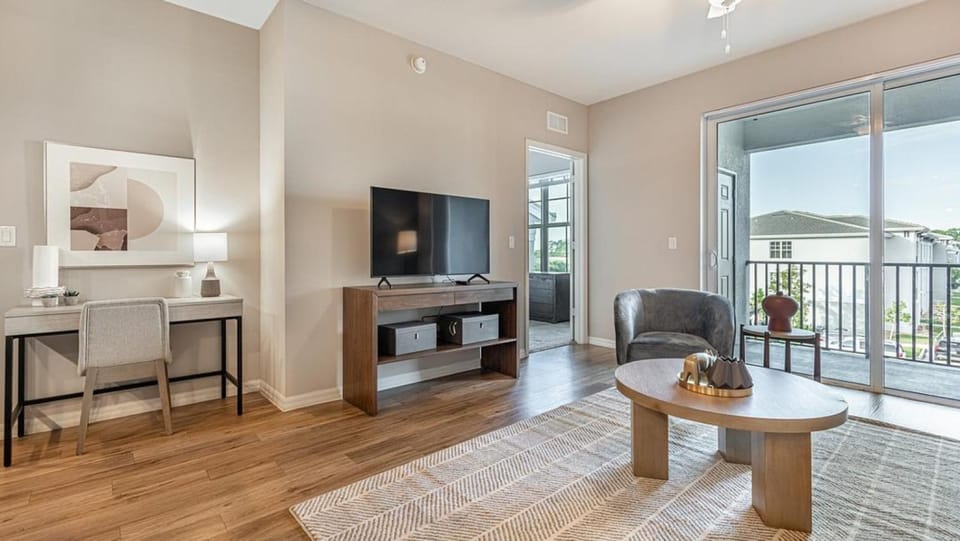 Landing Modern Apartment with Amazing Amenities (ID7670X47) Apartment in Cape Coral