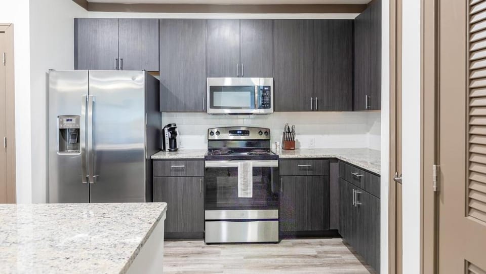 Landing - Modern Apartment with Amazing Amenities (ID6605X81) Apartment in Douglass Hills