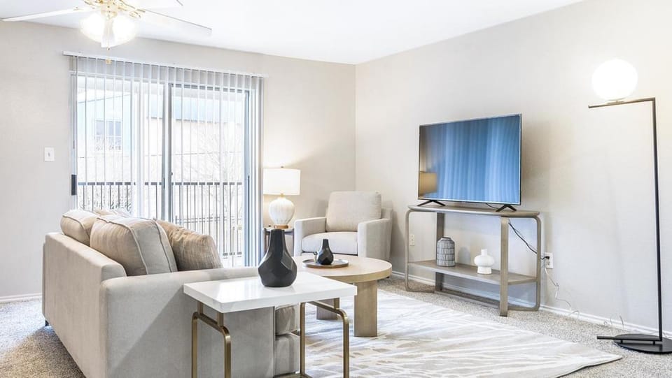 Landing - Modern Apartment with Amazing Amenities (ID9170X94) Apartment in Georgetown