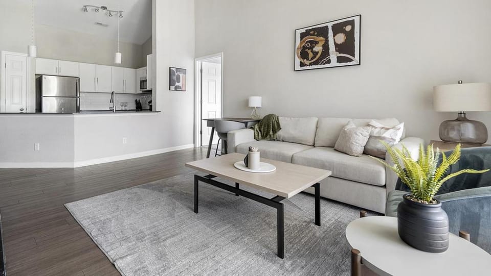 Landing - Modern Apartment with Amazing Amenities (ID1374X806) Apartment in Ballantyne