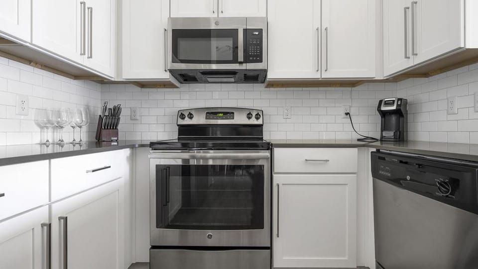 Landing - Modern Apartment with Amazing Amenities (ID1374X806) Apartment in Ballantyne