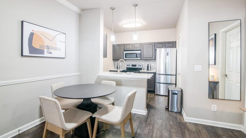 Landing - Modern Apartment with Amazing Amenities (ID7367X80) Apartment in Dallas