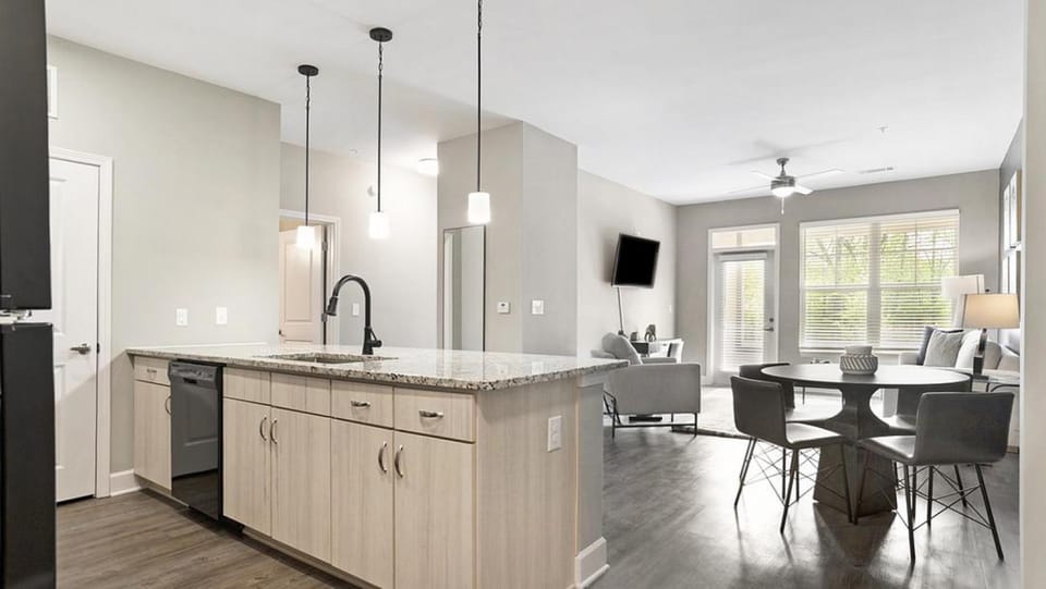 Landing - Modern Apartment with Amazing Amenities (ID8154X57) Apartment in Huntersville