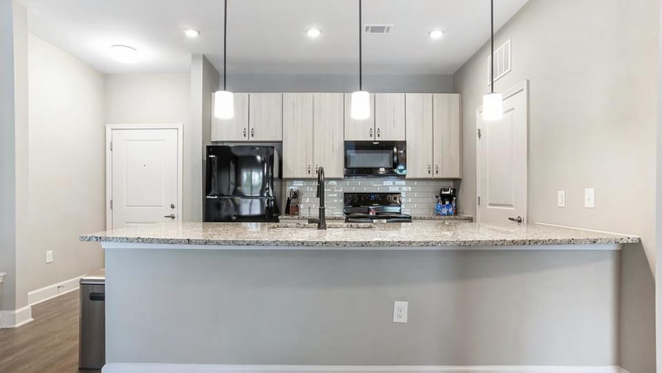 Landing - Modern Apartment with Amazing Amenities (ID8154X57) Apartment in Huntersville
