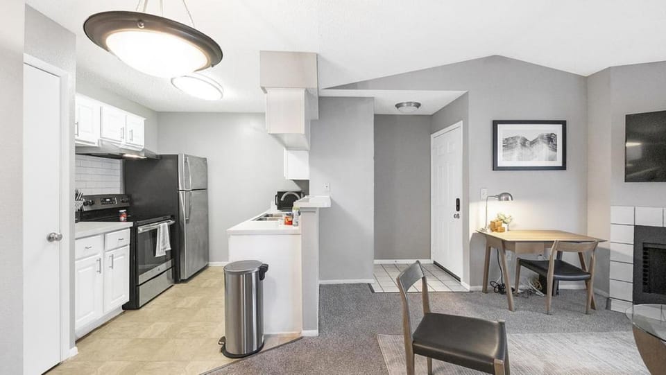 Landing - Modern Apartment with Amazing Amenities (ID4693X0) Apartment in Lake Magdalene