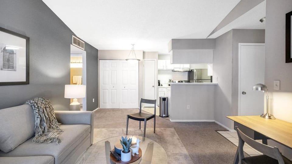 Landing - Modern Apartment with Amazing Amenities (ID4693X0) Apartment in Lake Magdalene
