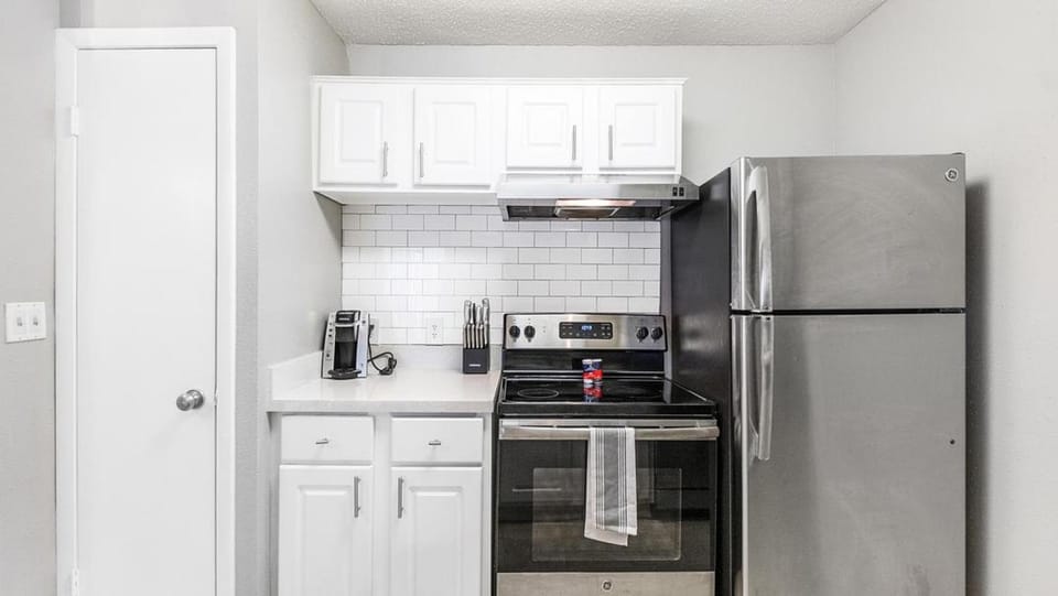 Landing - Modern Apartment with Amazing Amenities (ID4693X0) Apartment in Lake Magdalene