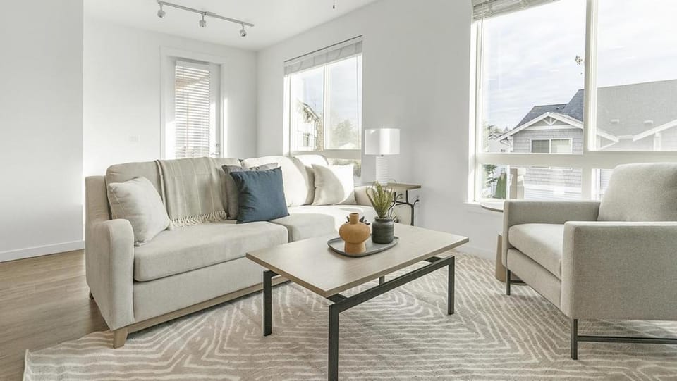 Landing - Modern Apartment with Amazing Amenities (ID5770X48) Apartment in Paine Lake Stickney