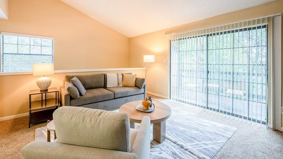 Landing - Modern Apartment with Amazing Amenities (ID8092X75) Apartment in Vestavia Hills