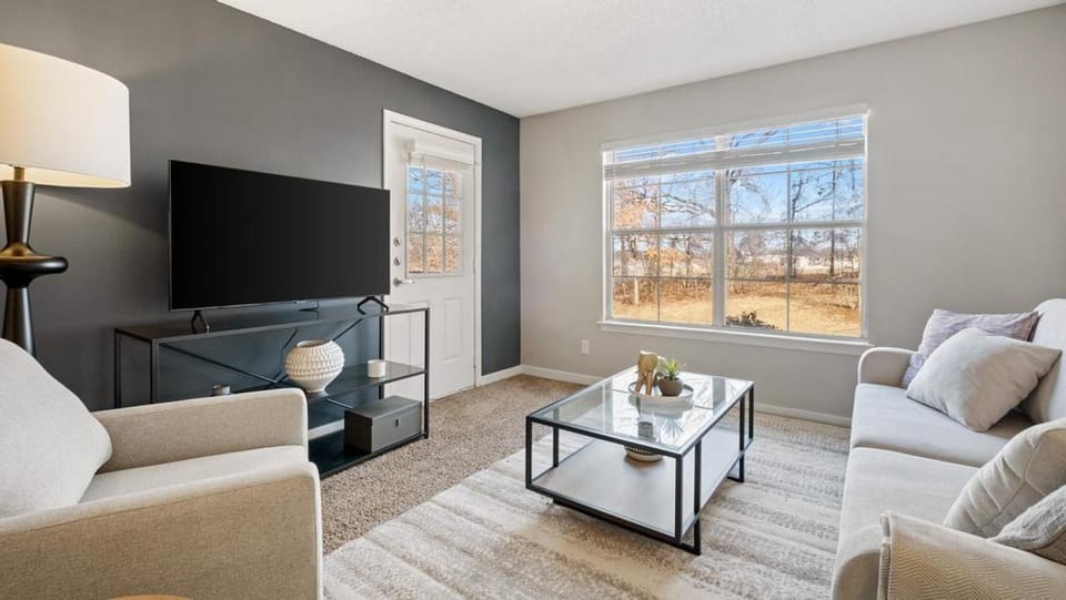 Landing - Modern Apartment with Amazing Amenities (ID8099X10) Apartment in Horn Lake