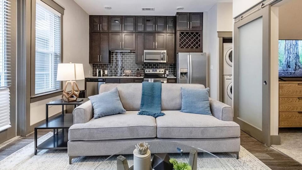 Landing - Modern Apartment with Amazing Amenities (ID4201X06) Apartment in Dallas