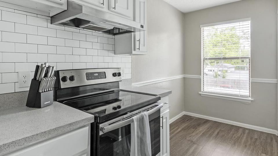 Landing - Modern Apartment with Amazing Amenities (ID1241) Apartment in Lake Magdalene