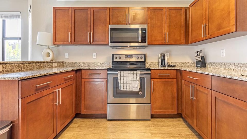 Landing - Modern Apartment with Amazing Amenities (ID7735X90) Apartment in Fort Myers