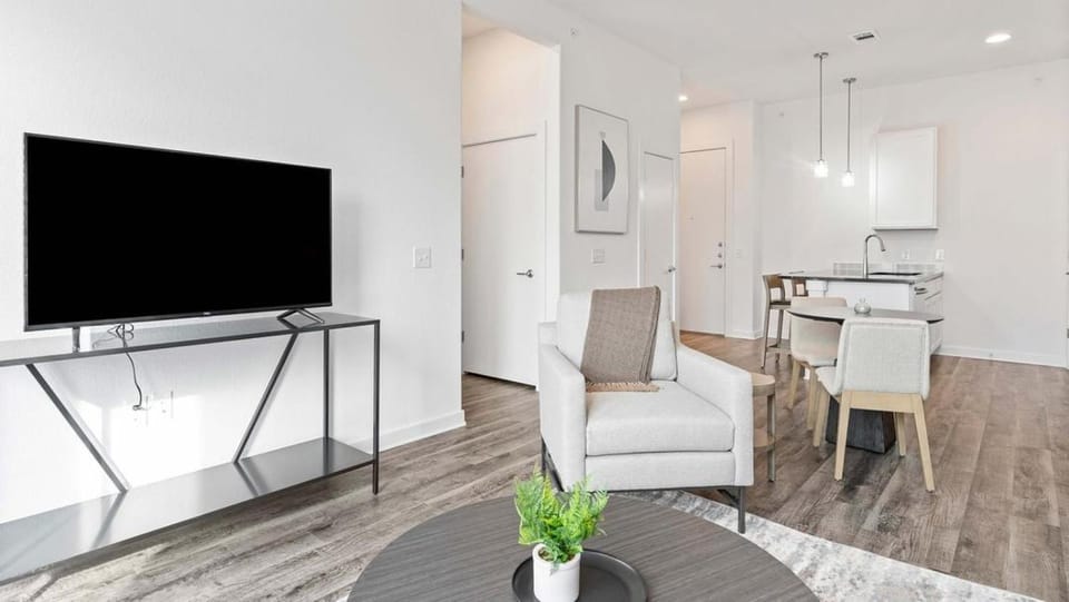 Landing - Modern Apartment with Amazing Amenities (ID7055X63) Apartment in Leander