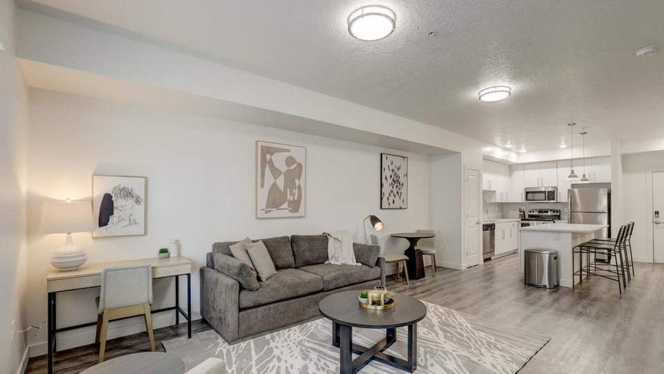 Landing - Modern Apartment with Amazing Amenities (ID4580X3) Apartment in Draper