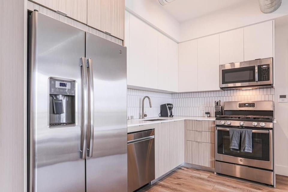 Landing - Modern Apartment with Amazing Amenities (ID2628X8) Apartment in Venice Beach
