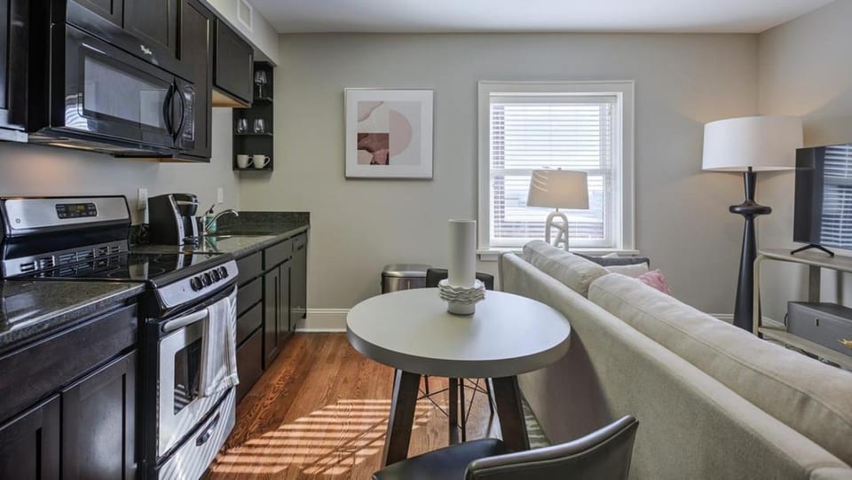Landing - Modern Apartment with Amazing Amenities (ID8496X41) Apartment in Omaha