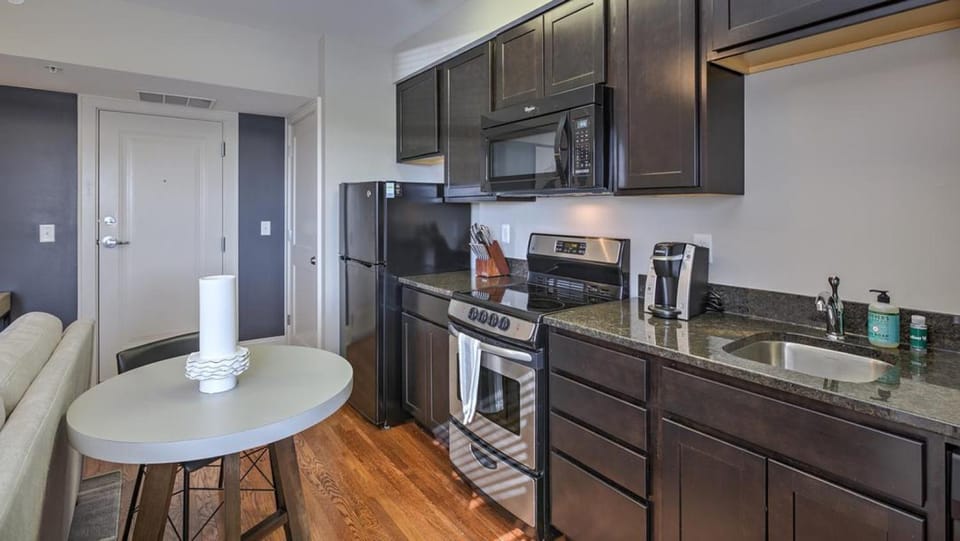 Landing - Modern Apartment with Amazing Amenities (ID8496X41) Apartment in Omaha
