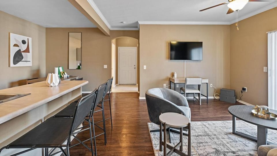 Landing - Modern Apartment with Amazing Amenities (ID7665X48) Apartment in Pinellas Park