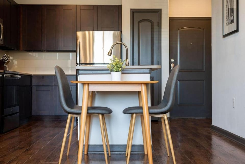 Landing - Modern Apartment with Amazing Amenities (ID1618X47) Apartment in Lake Austin