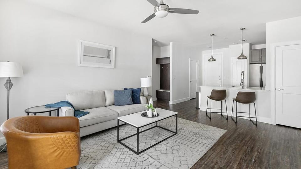 Landing - Modern Apartment with Amazing Amenities (ID1374X291) Apartment in The Colony