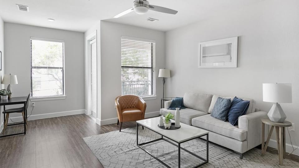 Landing - Modern Apartment with Amazing Amenities (ID1374X291) Apartment in The Colony