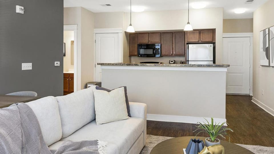 Landing - Modern Apartment with Amazing Amenities (ID7744X74) Apartment in Westfield