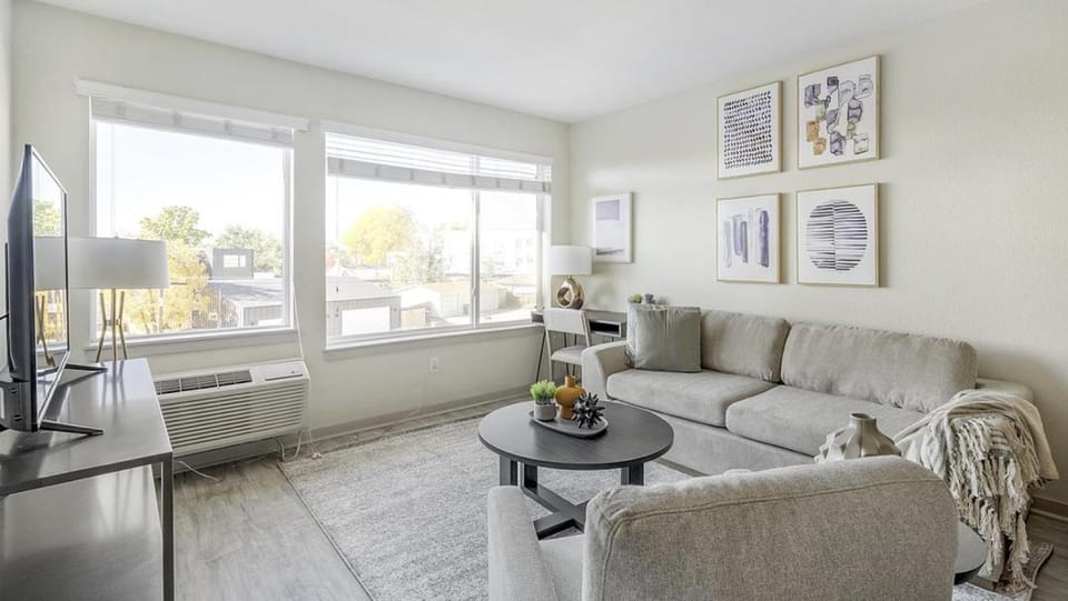 Landing - Modern Apartment with Amazing Amenities (ID7329X73) Apartment in Denver