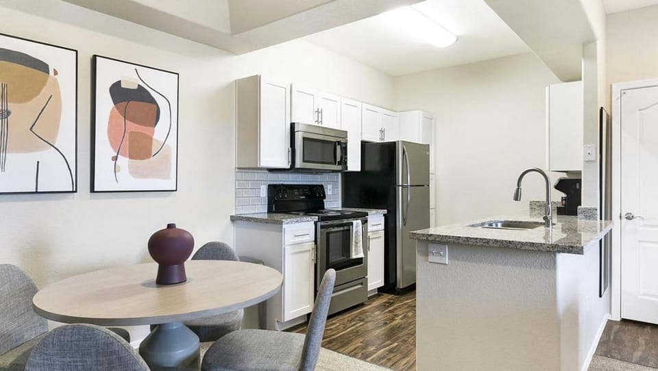 Landing - Modern Apartment with Amazing Amenities (ID9503X29) Apartment in Marana