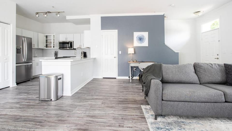Landing - Modern Apartment with Amazing Amenities (ID6183X04) Apartment in Orlando