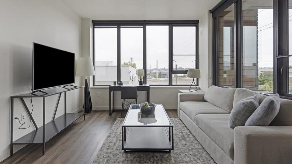 Landing - Modern Apartment with Amazing Amenities (ID1395X882) Apartment in Portland