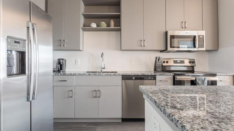 Landing - Modern Apartment with Amazing Amenities (ID8375X72) Apartment in Jacksonville