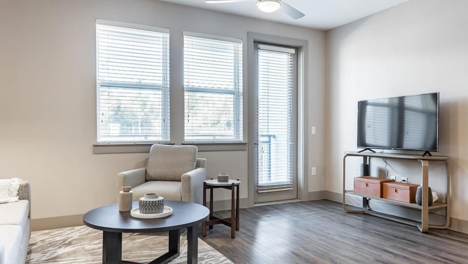 Landing - Modern Apartment with Amazing Amenities (ID3691X51) Apartment in Montopolis