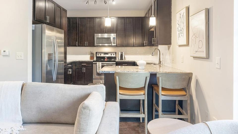 Landing - Modern Apartment with Amazing Amenities (ID8476X07) Apartment in Mount Pleasant