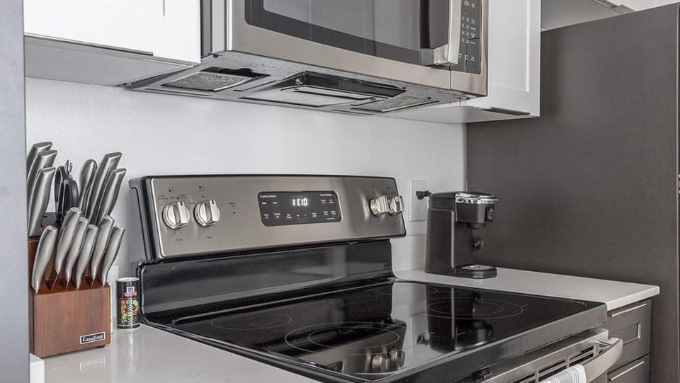 Landing - Modern Apartment with Amazing Amenities (ID7827X62) Apartment in Redondo Beach