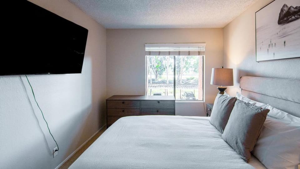 Landing - Modern Apartment with Amazing Amenities (ID7444X46) Apartment in Escondido Village